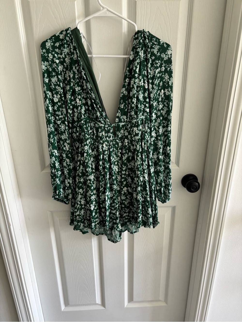 Lulus Flirty inclination romper Green Floral V-Neck Long Sleeve Women's Romper